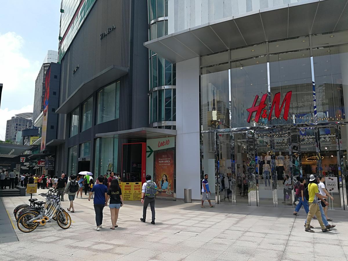 Pavilion h&m shop